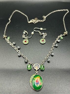 Silver-Tone Green Floral Pendant Necklace & Earring Swarovski Crystals - Orna